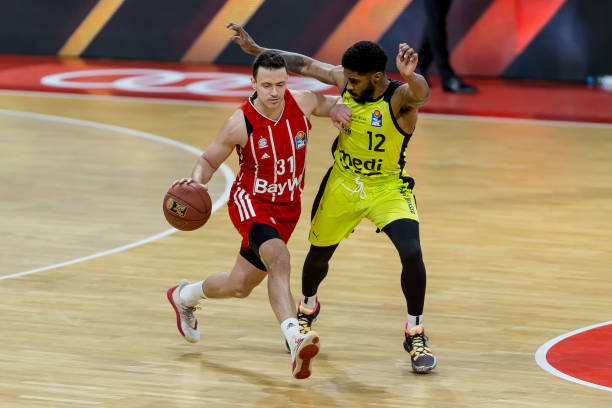 他完成了多 他完成了多