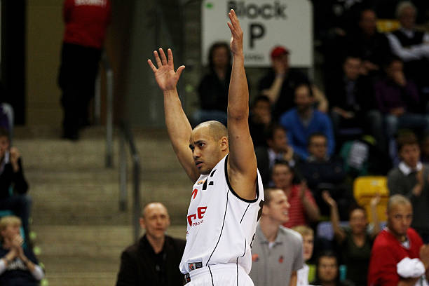 面对强敌 面对强敌